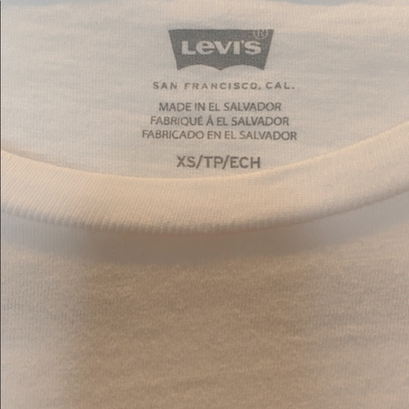 WOMEN LEVI’S T-SHIRT SIZE XS - Picture 2 of 2